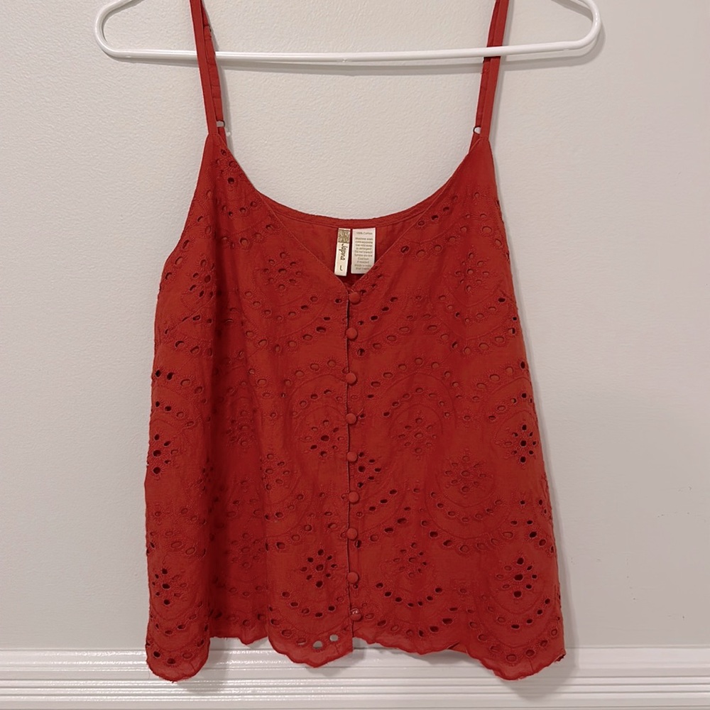 Eyelet tank